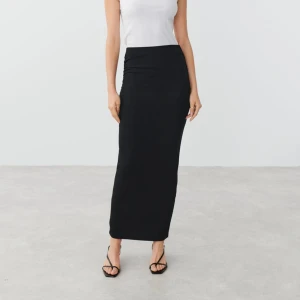 Lågmidjad långkjol  - Säljer denna sjukt snygga kjolen🩷🩷 ps den är i nyskick 