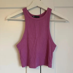 Linne - Säljer detta linne från Zara i storlek S. Använd men i bra skick. Köparen står för frakten💕