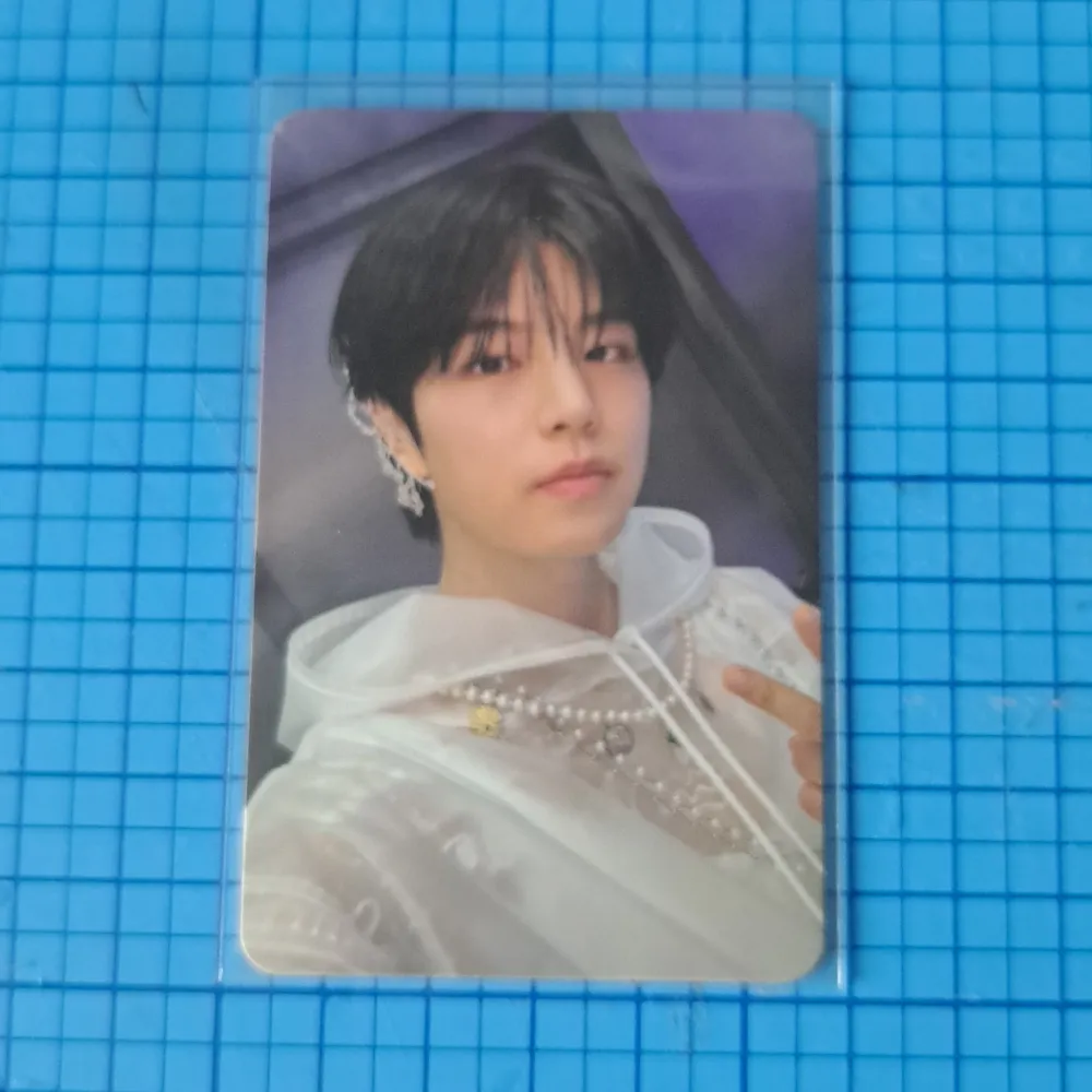 Tradear Seungmin ATE limited version Photocard🤍 Söker: I.N, Felix, Han photocards  (Främst ATE men andra album funkar också) 🫶🏻 Mint condition, kommer med sleeves, freebies och toploader.. Accessoarer.