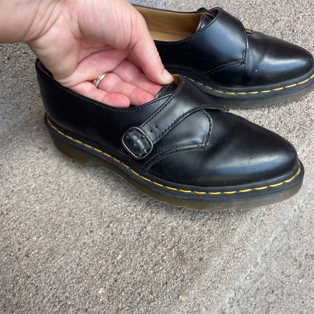 Dr. Martens i fint skick. . Skor.