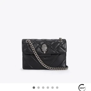 Kurt geiger - Säljer nu min Kurt geiger väska då den inte kommer till användning.💕Den har lite repor på hörnen men då de knappt syns.😊kan diskuteras priset. Den kommer också me en dustbag