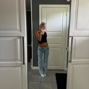 Low waist bootcut jeans  - Super duper snygga men säljer då jag har för många jeans! Strl xs men passar S också,🩷 prislappen är inte hugget i sten så tveka inte på att höra av er🧜🏿‍♀️ 