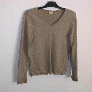 Beige stickad tröja  - Bra skick, Hör av dig för fler bilder!