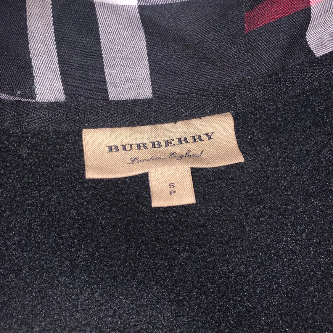 Säljer burberry kofta  - 91