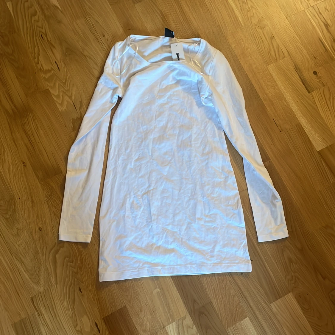 Vit långärmad tröja