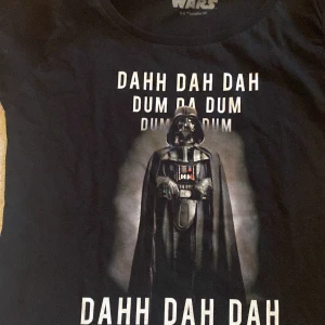 Starwars tröja - Fin men kommer aldrig till användning 