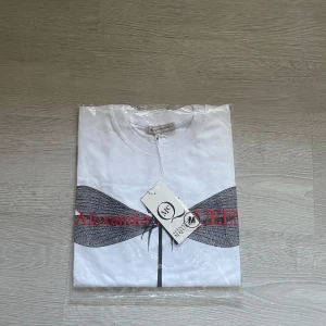 alexander mcqueen t shirt  - 10/10 skick