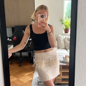Zara kjol - Kjol från zara i tweed material 
