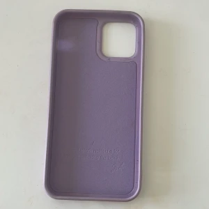 Säljer en mobilskal  - Säljer en mobilskal har typ 1-3 skal har ingen användning till skalet , och gillar inte lilla