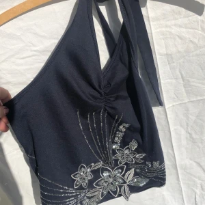 Y2k paljettopp - Söt paljettopp med knyte i nacken