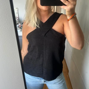 Fest topp - En väldigt snygg och unik topp som passar perfekt till olika tillfällen