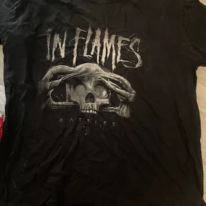 In flames tröja strlk XXL - Säljer denna knappt använd in flames tröjan. Storlek XXL 
