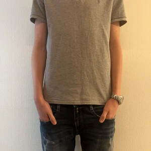 Ralph Lauren Pike - Grå pike i storlek S. Köpt på NK för 1500kr. 9/10. 97% cotton