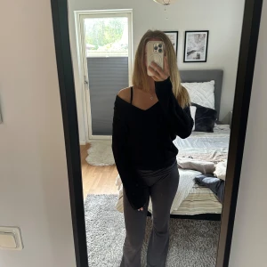 Finstickad tröja - Säljer denna mysiga finstickade tröjan från NA-KD, knappast använd, inga slitningar! Strl XS, 100kr+frakt🤍