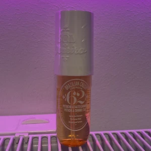 Sol de Janeiro 62 NY❗️ - Sol de Janeiro helt ny har knappt rört vid, lukt 62 säljer för 190kr rekommenderar men passar inte på mig i storlek 90ml🧡🧡🧡