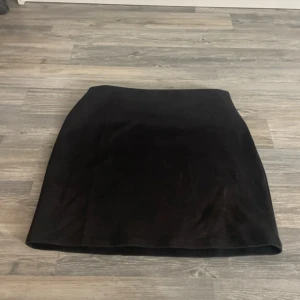 Tjock kjol - Storlek M inte använt mycket 