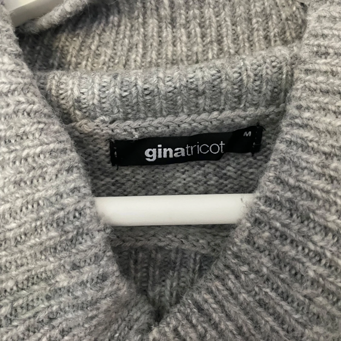 grå stickad tröja  - 91