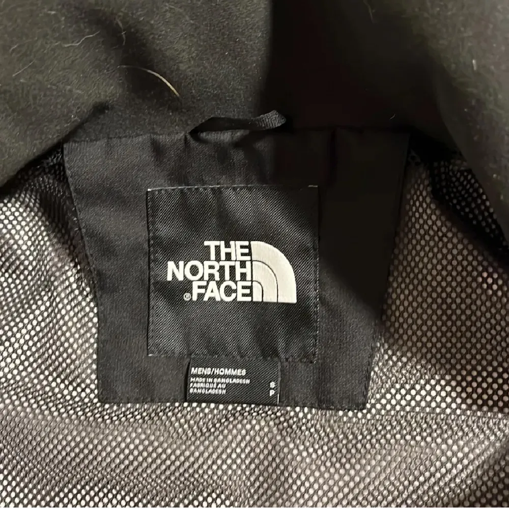 Säljer denna northface jacka pga för stor köpte för 1299 säljer för 799. Skick 10/10. Jackor.