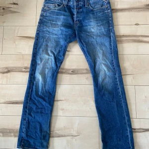 Replay jeans  - Säljer nu dessa feta replay jeansen i bra skick Storlek 30 regular fit  Modell Waitom