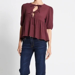 Blus  - Vinröd blus från lager 157 helt oanvänd men lappen är inte kvar 