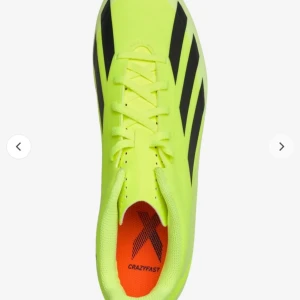 Adidas crazyfast - Tänker sälja mina fotbollskor för de är för stora på mig o har köp skorna för 550 