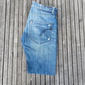 Dondup sam jeans - Ett par feta dondup jeans