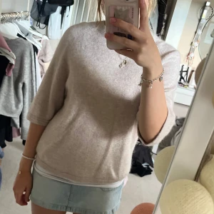 Other stories tröja - Säljer denna super fina trendiga other stories tröjan fint skick💕