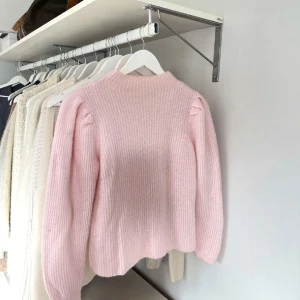 Rosa tröja Selected Femme - Säljer denna superfina ljusrosa tröja från Selected Femme i storlek XS. Fint skick💗💗