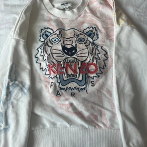 Kenzo tröja  - Säljer min typ helt oanvänd kenzo tröja då den inte kommer till andvändning den är super fin och i jätte bra sick