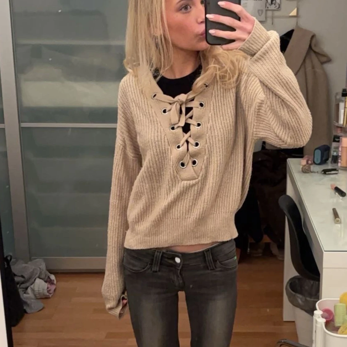 Tröja med snörning