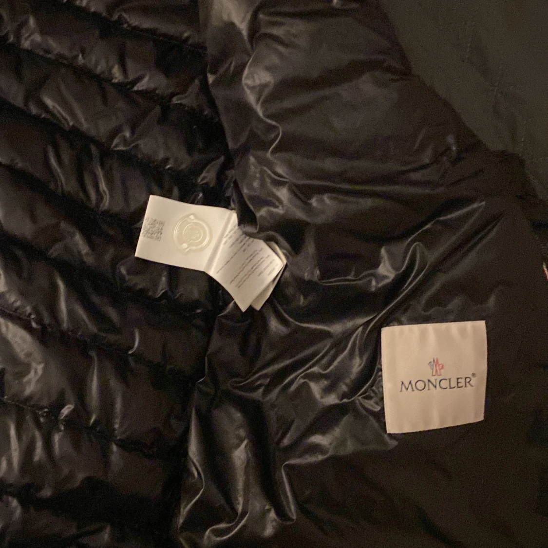 Svart dunjacka från Moncler - 91