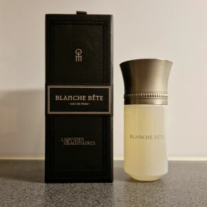 Liquides Imaginaires Blanche Bete edp 50ml - 97% kvar, säljer då det var en blindbuy. Inköpt på Gents för 2 veckor sen. Full presentation med dustbag och kort.