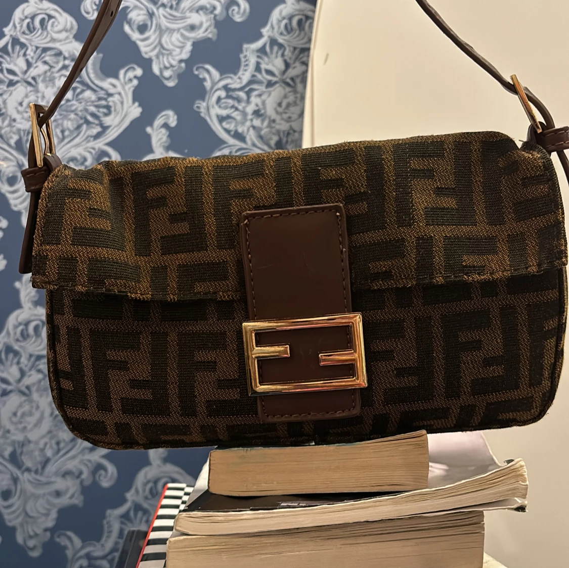 Mönstrad axelväska från Fendi