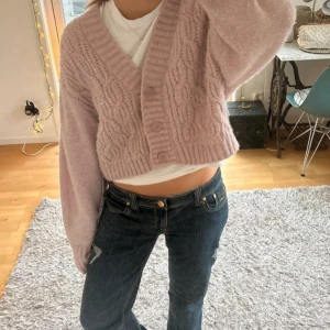 Rosa stickad kofta - Storlek XL men är snygg oversized 