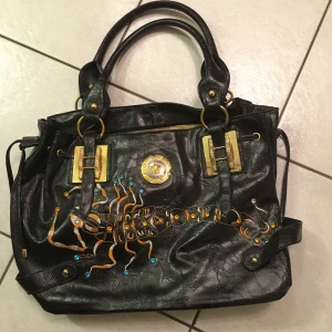 Svart handväska Versace - Helt ny