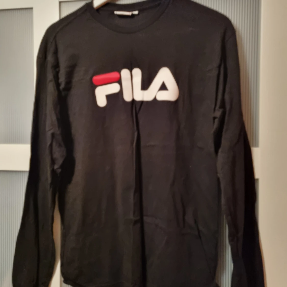 Svart långärmad tröja från FILA