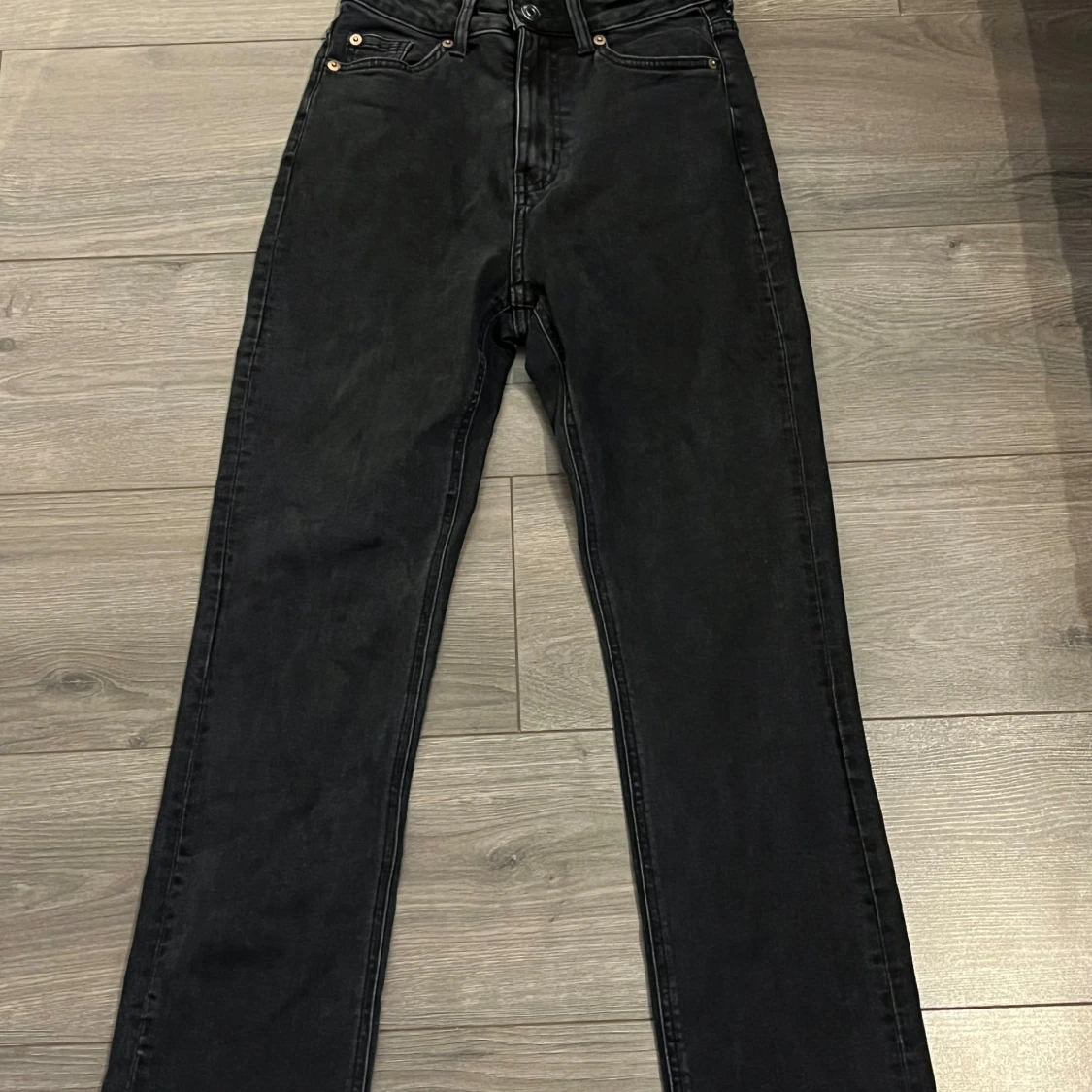 Jeans med utsvänging 