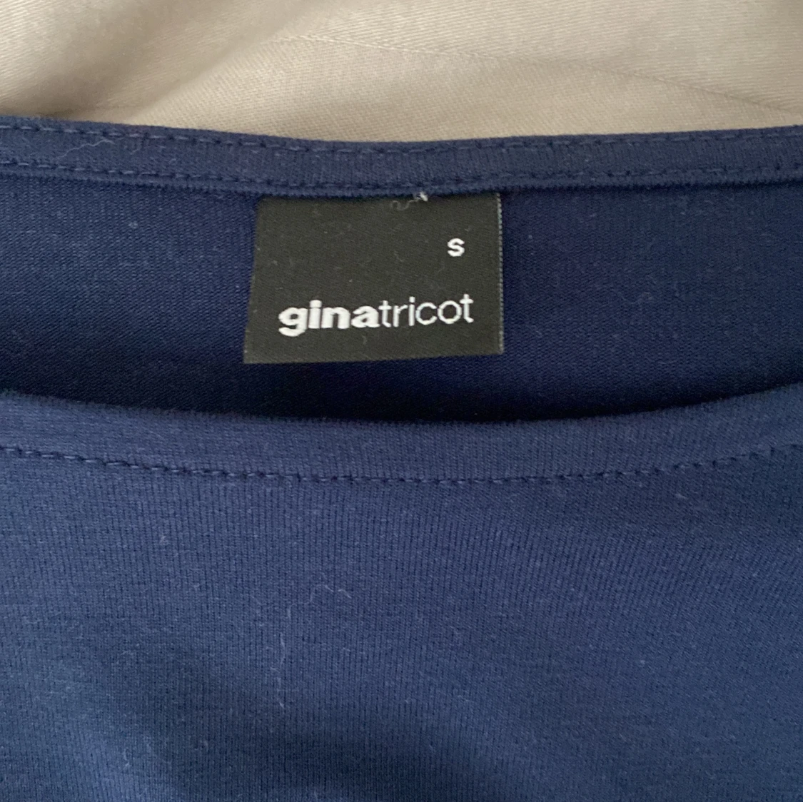 Mörkblå långärmad från gina tricot - 91