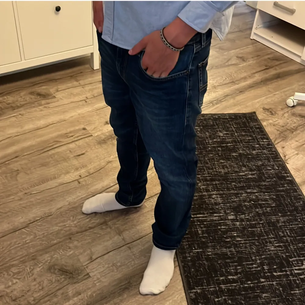 Ny skick använda kanske 2 gånger nypris cirka 1000kr ute för bara 650kr. Jeans & Byxor.