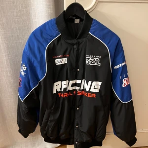 Racing bomberjacka  - Bomberjacka storlek M-L, oversized, nytt skick