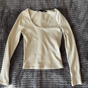 Ljusgrön tröja - Använd ett fåtal gånger. 