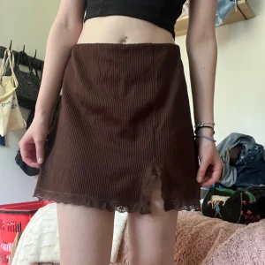 kjol - brun jättesöt kjol från hm! bra skick💕