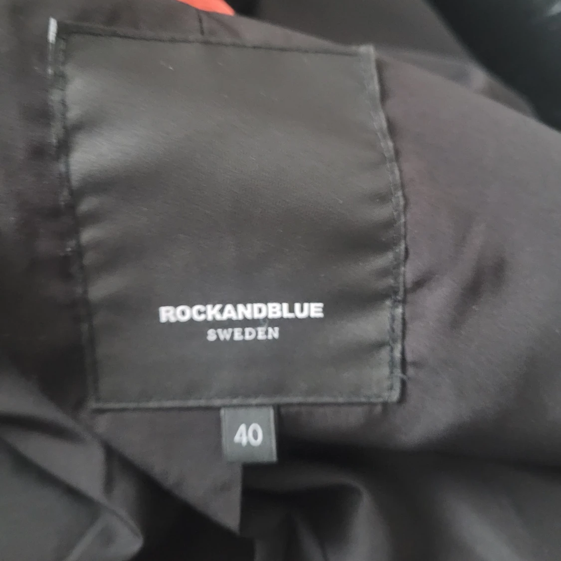 Svart teddyjacka med fuskpäls - 93