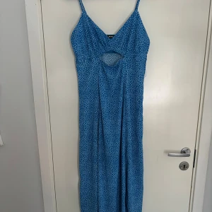 Blommig långklänning - Använd 1 gång, Skriv privat vid fler frågor!😊