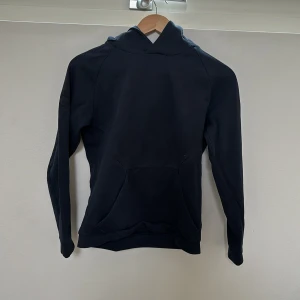 Sail racing hoodie  - Storlek 160, okej skick