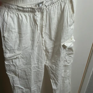 Cargo linnebyxor HM - Linnebyxor cargo från HM 75kr+ frakt  Nyskick 