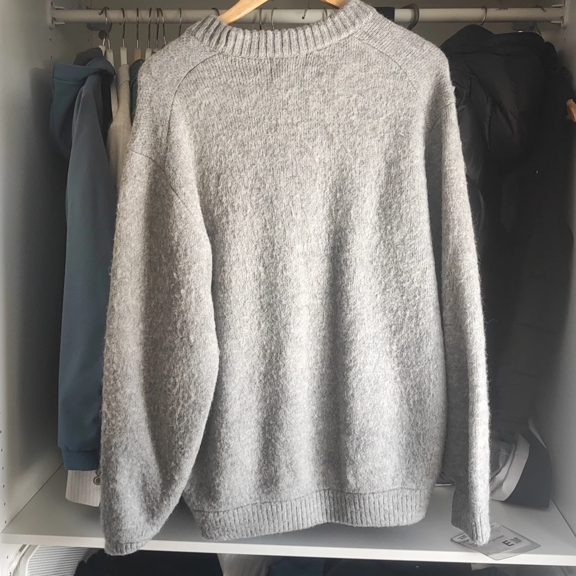 Grå stickad tröja från Vailent - 90