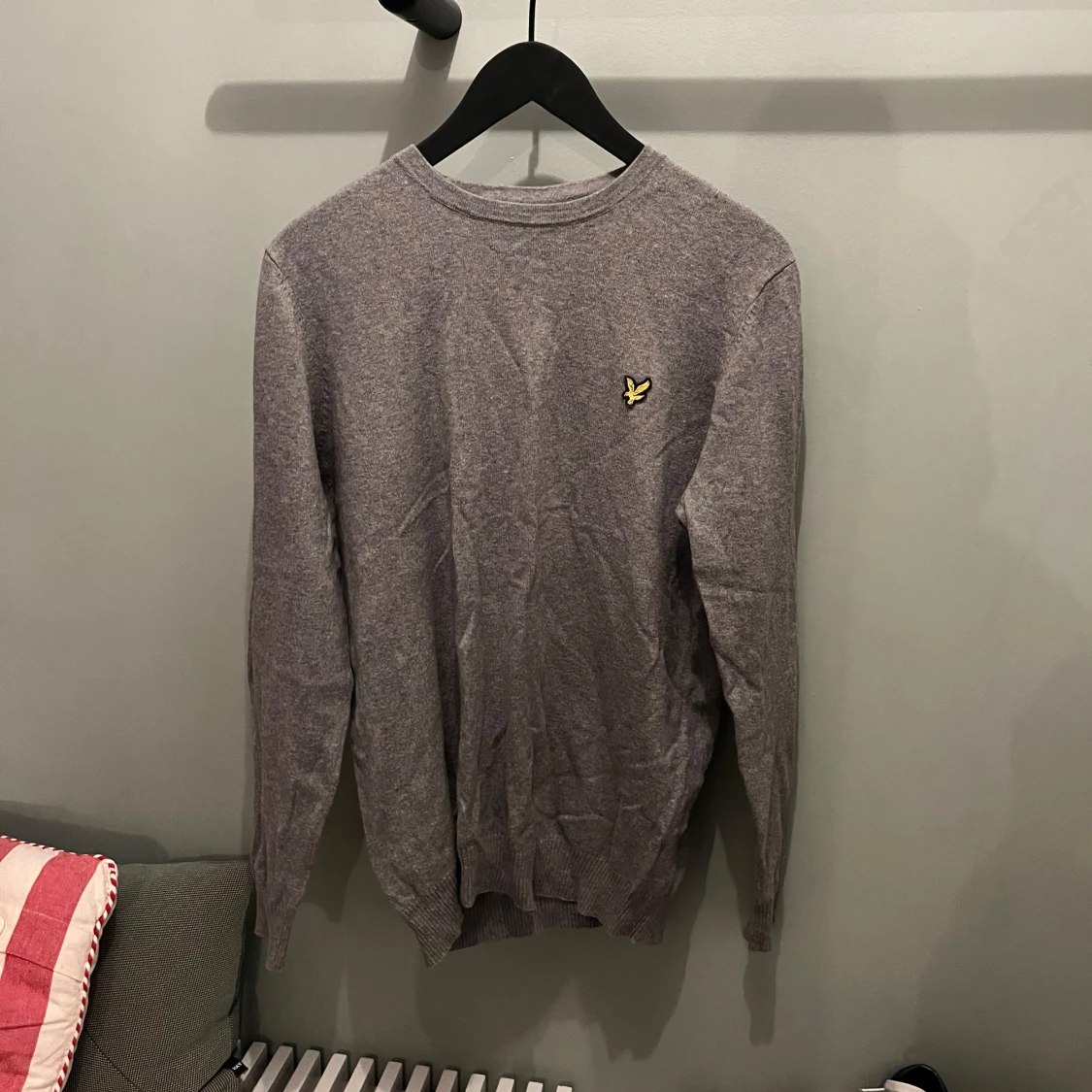 Grå tröja från Lyle & Scott