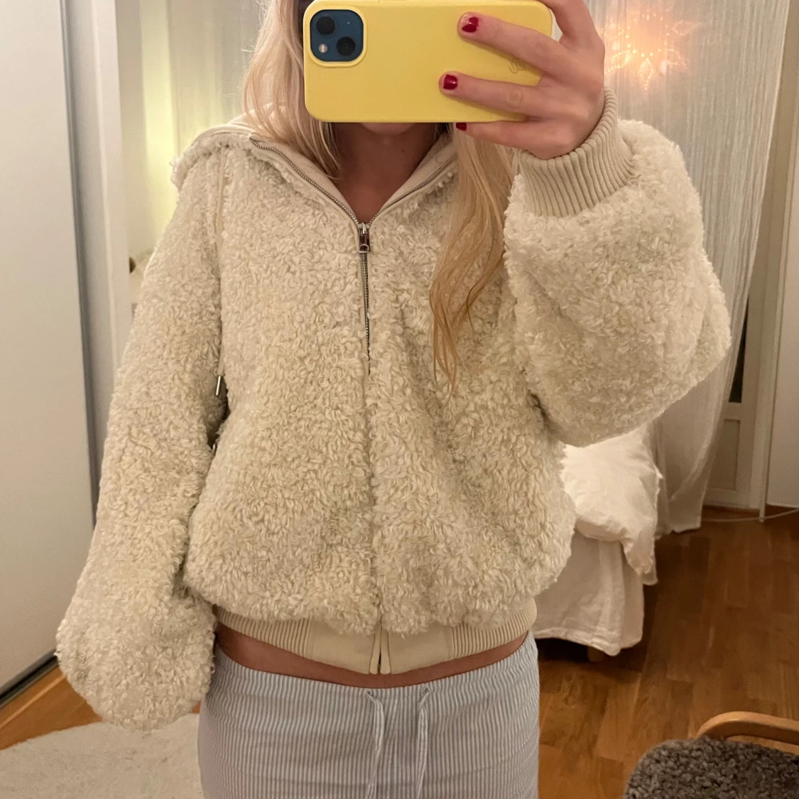 Beige teddyjacka från Zara
