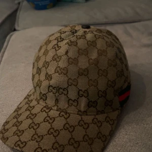 Gucci keps  - Beige gg keps som ny , vet inte om den är äkta 